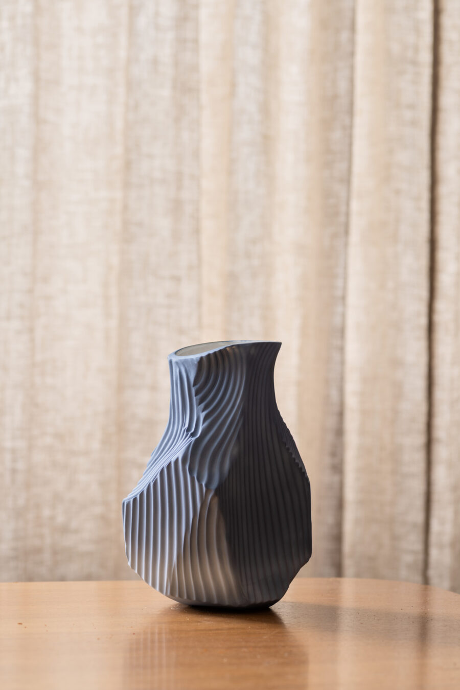 Cutted Classic blue porcelain vase - Image 3